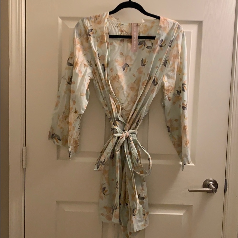 Plum Pretty Sugar light blue floral robe, size S